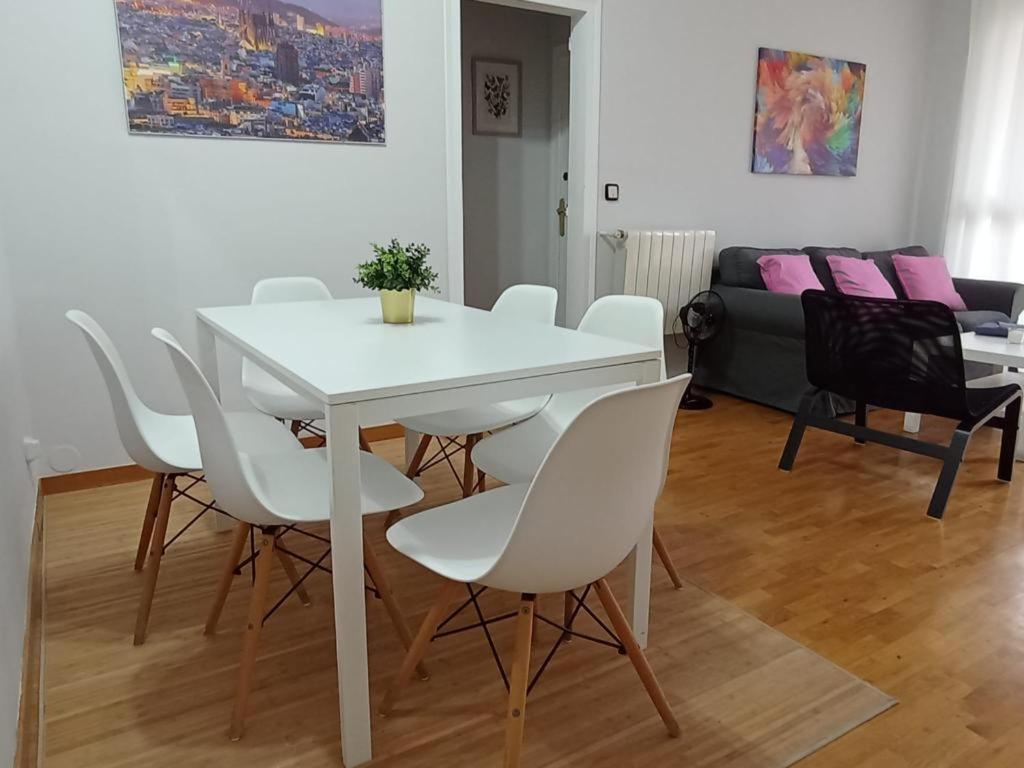 Apartmán Sant Jordi Pisos - Dos De Maig Barcelona Exteriér fotografie